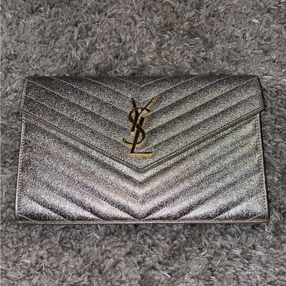 Saint Laurent Grain De Poudre Monogram Wallet On Chain